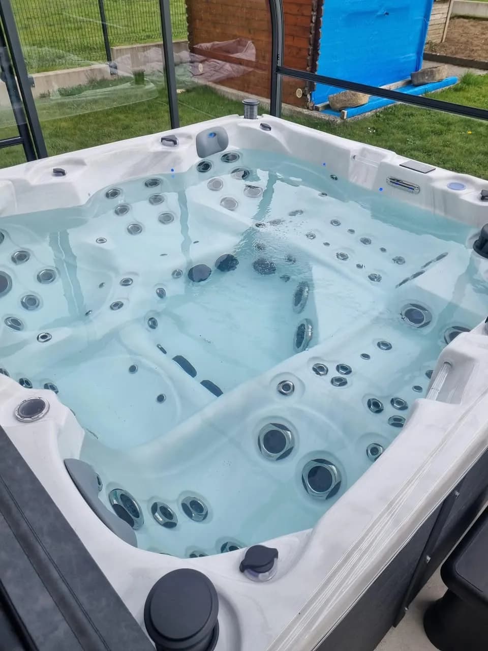 Installation d'un spa Sydney à Épeugney, autre vue du chantier