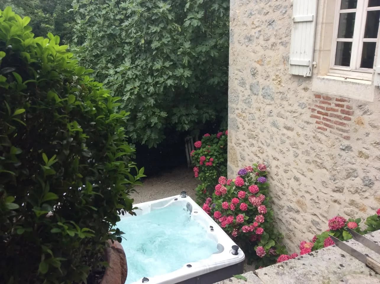 Installation d'un spa Sydney Full option à Cahors, autre vue du chantier