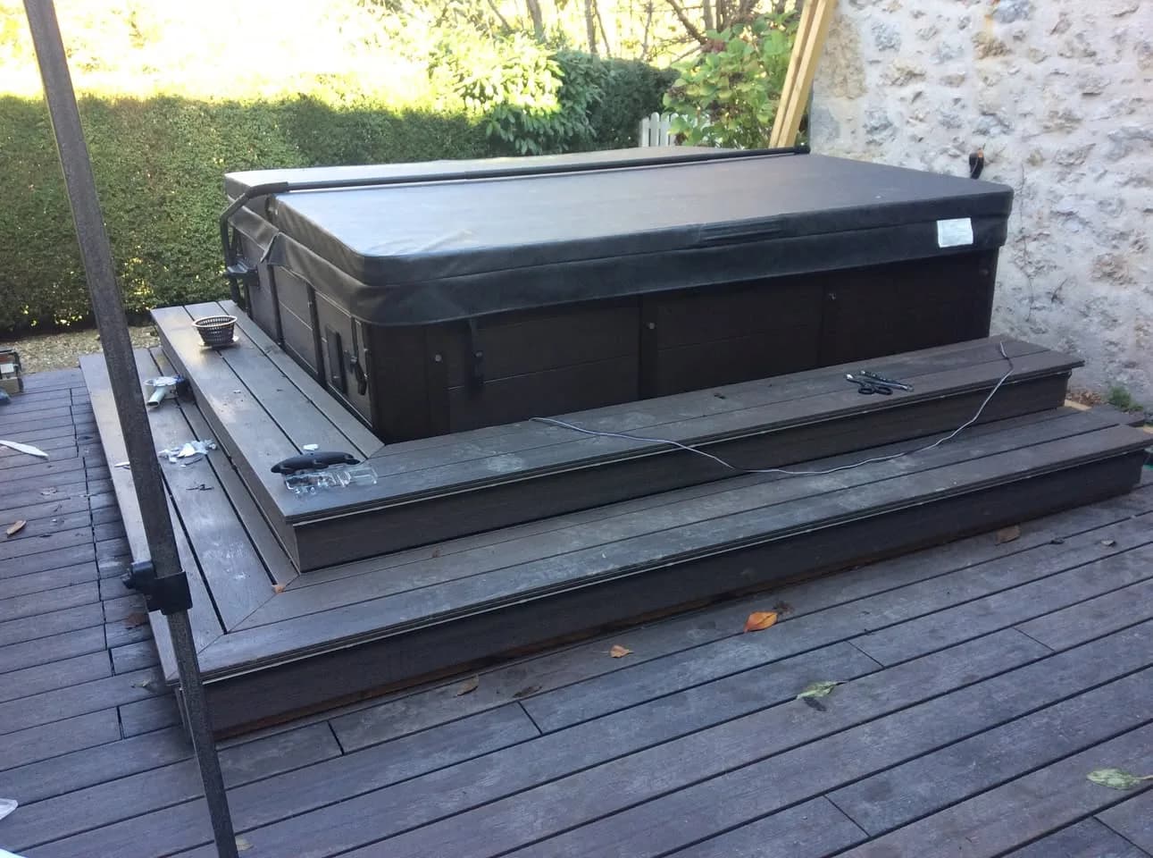 Installation d'un spa Sydney Full option à Clermont-Ferrand, autre vue du chantier