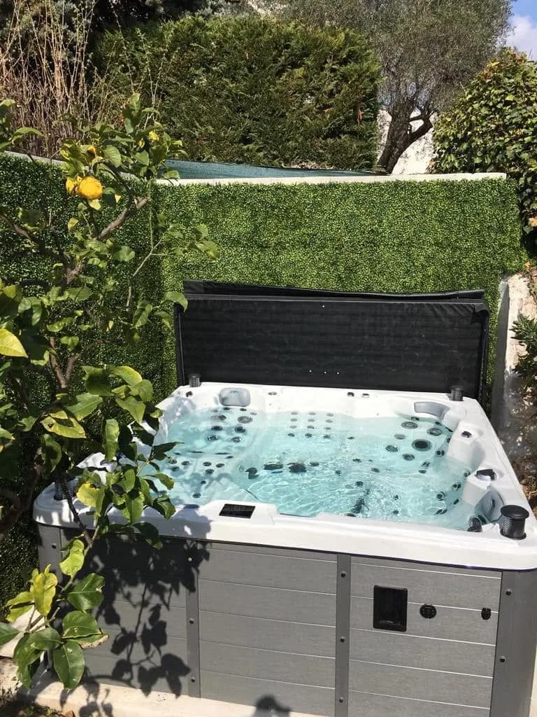 Installation d'un spa Sydney Full option à Saint-Jean-Cap-Ferrat, autre vue du chantier
