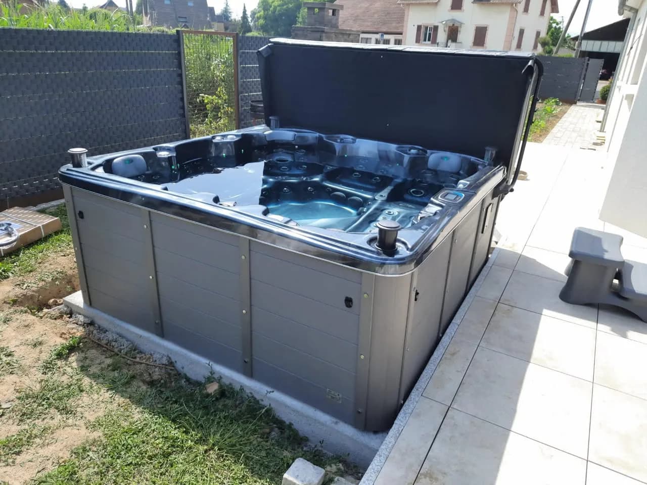 Installation d'un spa Sydney Full option à Spechbach, autre vue du chantier