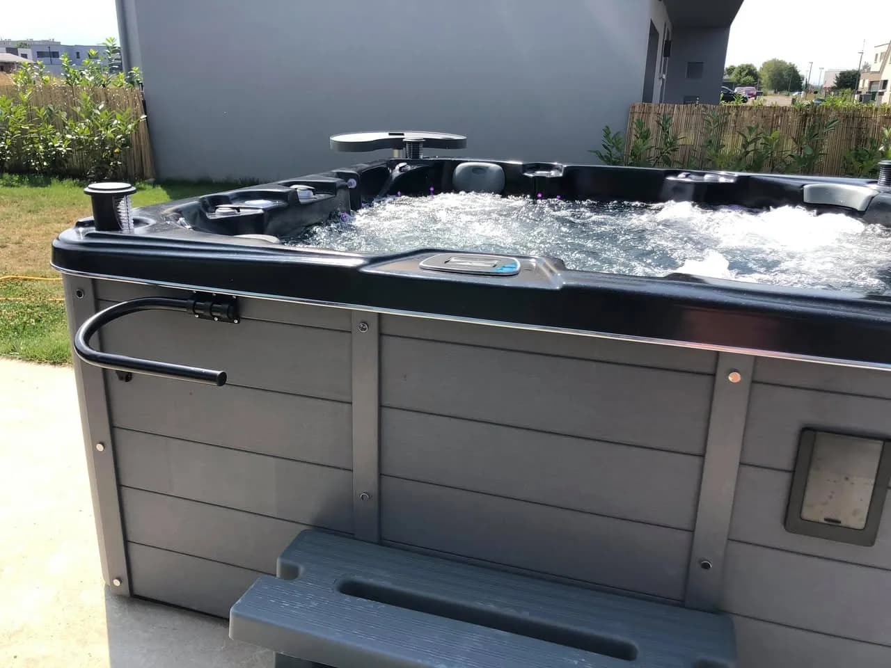 Installation d'un spa Sydney Full option à Wittenheim, autre vue du chantier