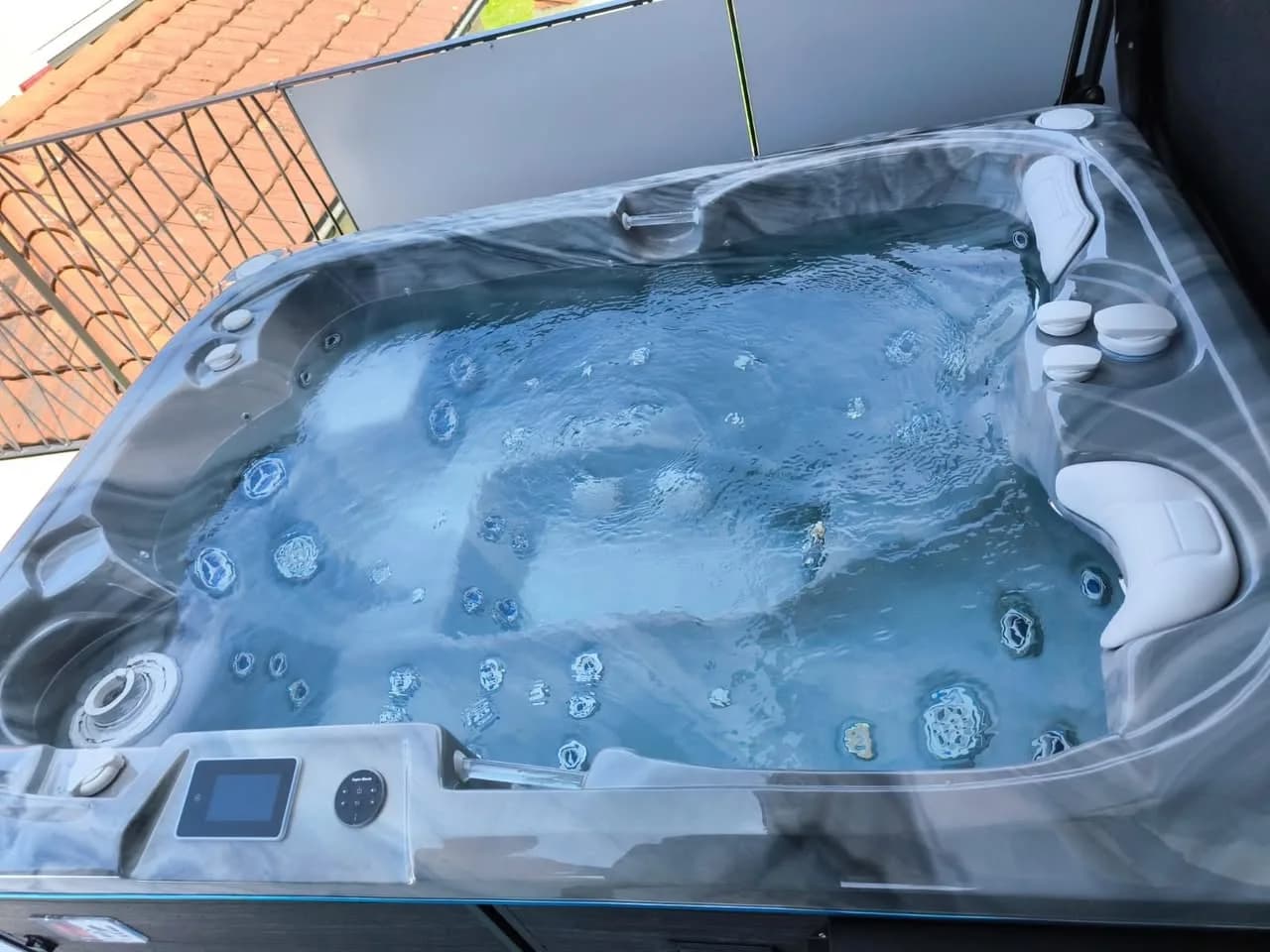 Installation d'un spa Tønsberg à Alle, autre vue du chantier