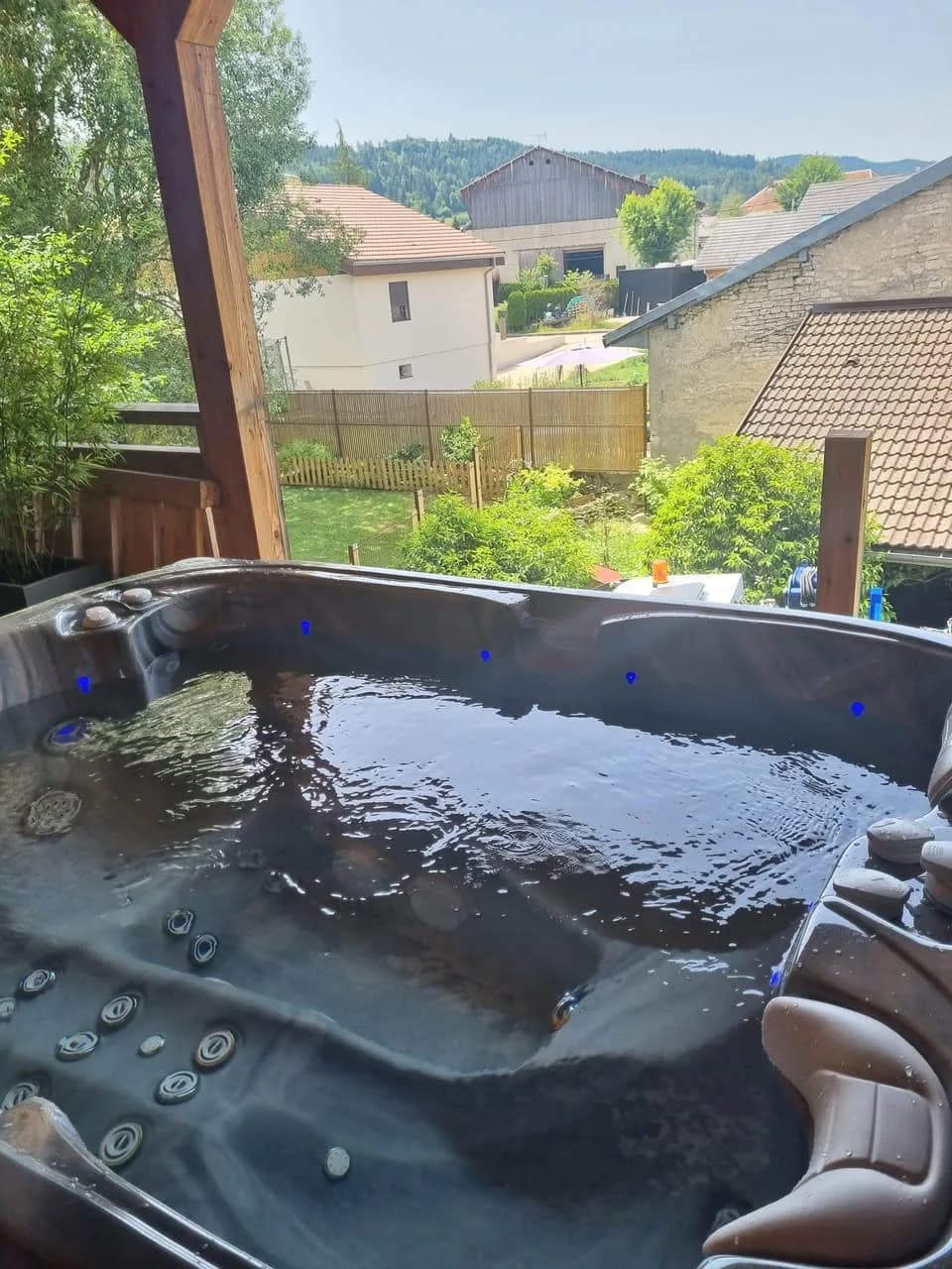 Installation d'un spa Tønsberg à Chaffois, autre vue du chantier