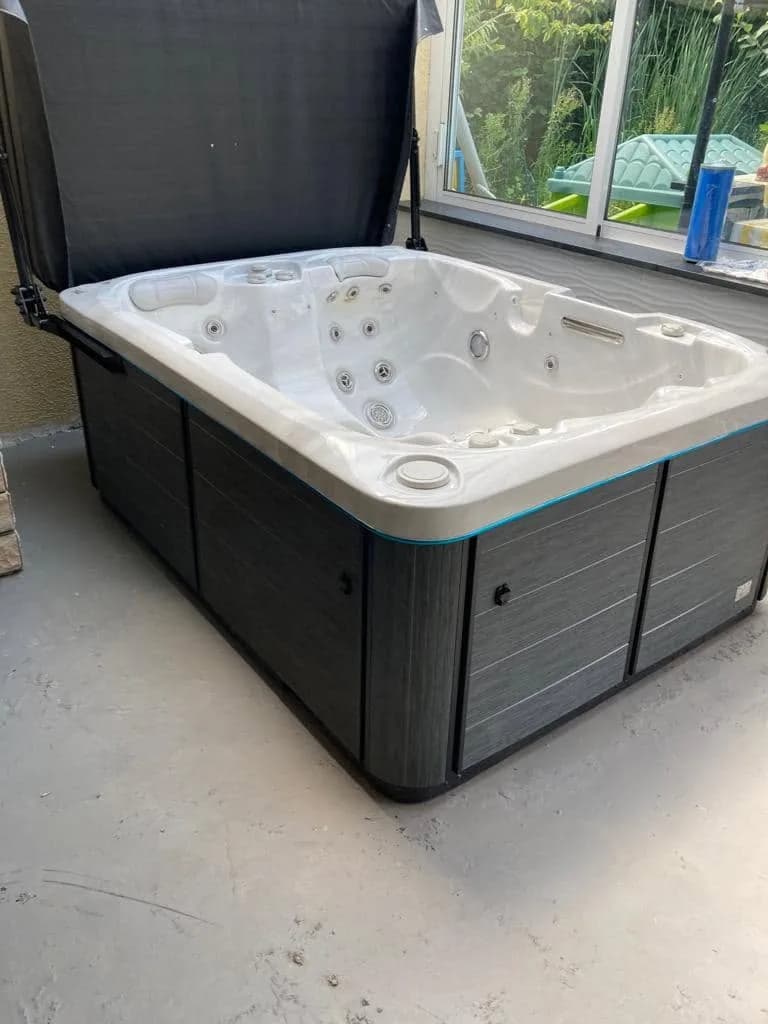 Installation d'un spa Tønsberg à Froeningen, autre vue du chantier