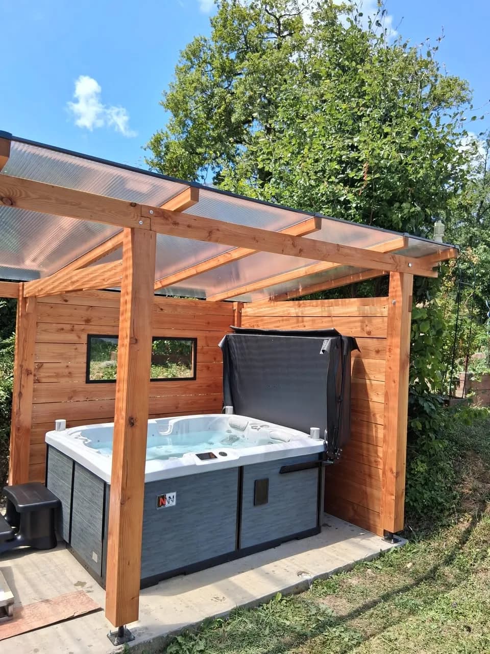 Installation d'un spa Tønsberg Full option en Isère, autre vue du chantier