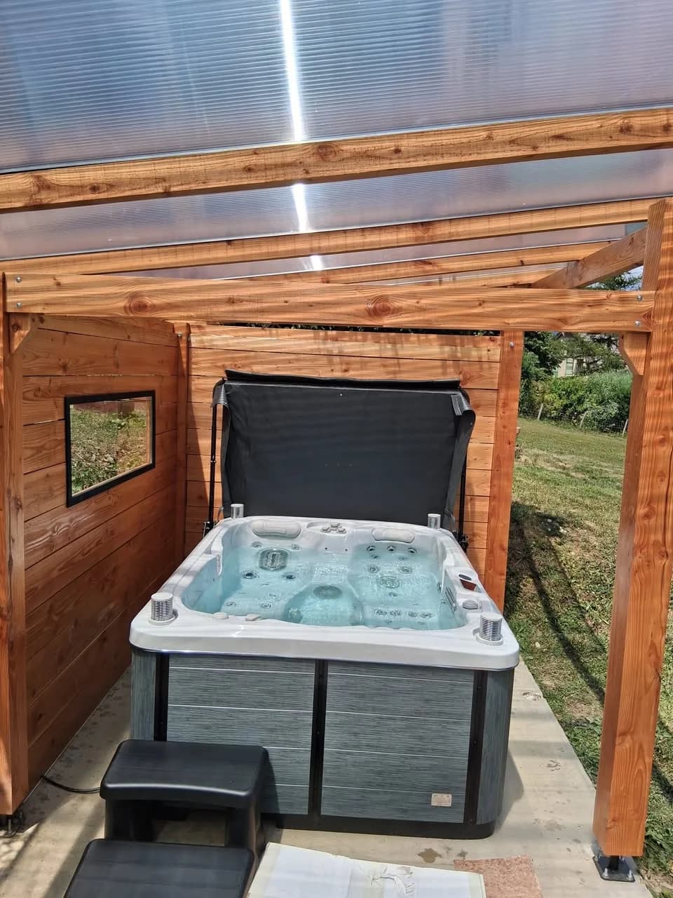 Installation d'un spa Tønsberg Full option en Isère, autre vue du chantier