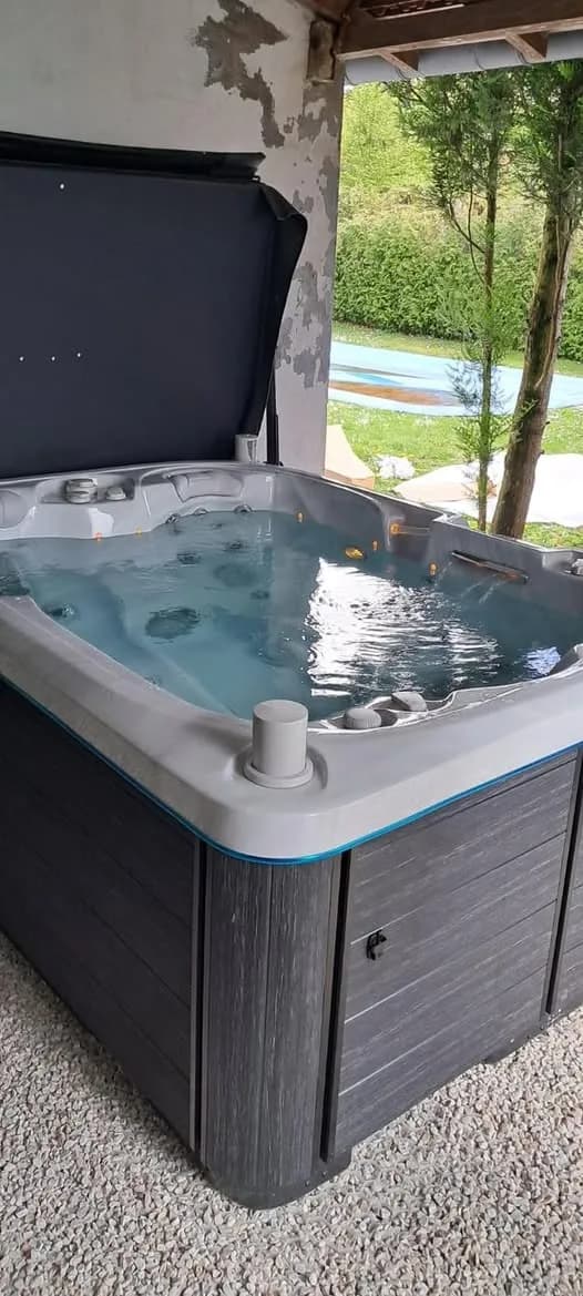 Installation d'un spa Tønsberg Full option en Moselle, autre vue du chantier