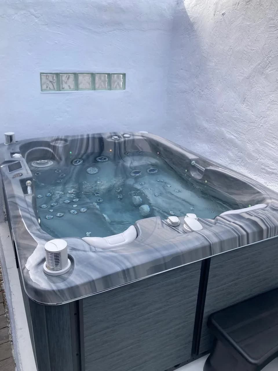 Installation d'un spa Tønsberg Full option à Marseille, autre vue du chantier
