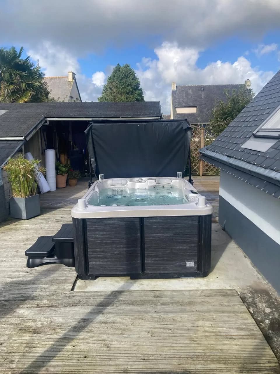 Installation d'un spa Tønsberg Full option à Mizilac, autre vue du chantier