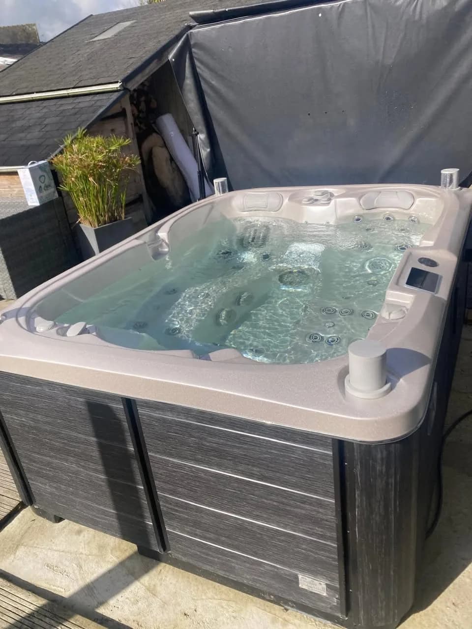 Installation d'un spa Tønsberg Full option à Mizilac, autre vue du chantier