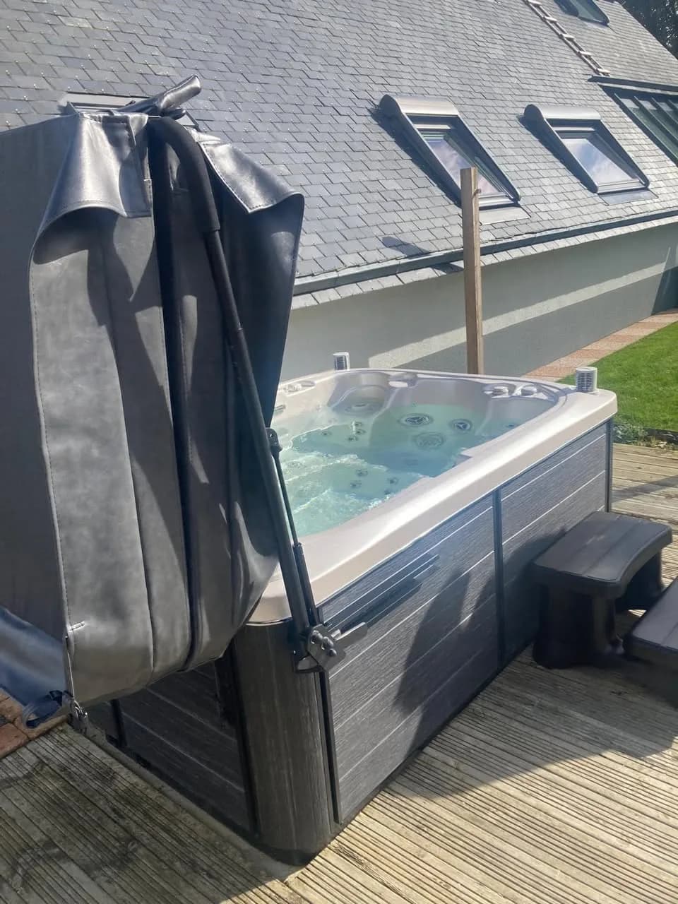 Installation d'un spa Tønsberg Full option à Mizilac, autre vue du chantier