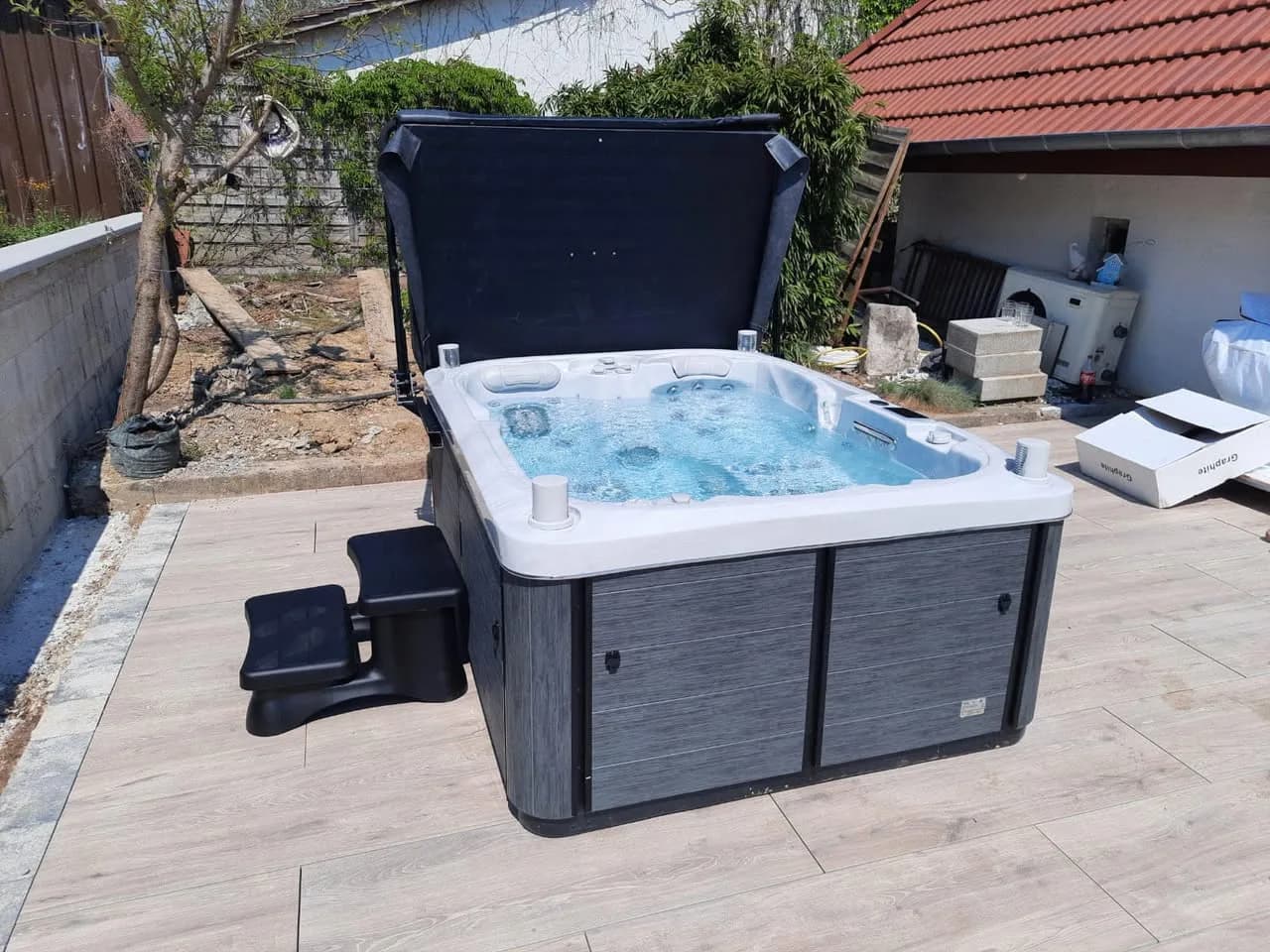 Installation d'un spa Tønsberg Full option à Traubach-le-Bas, autre vue du chantier