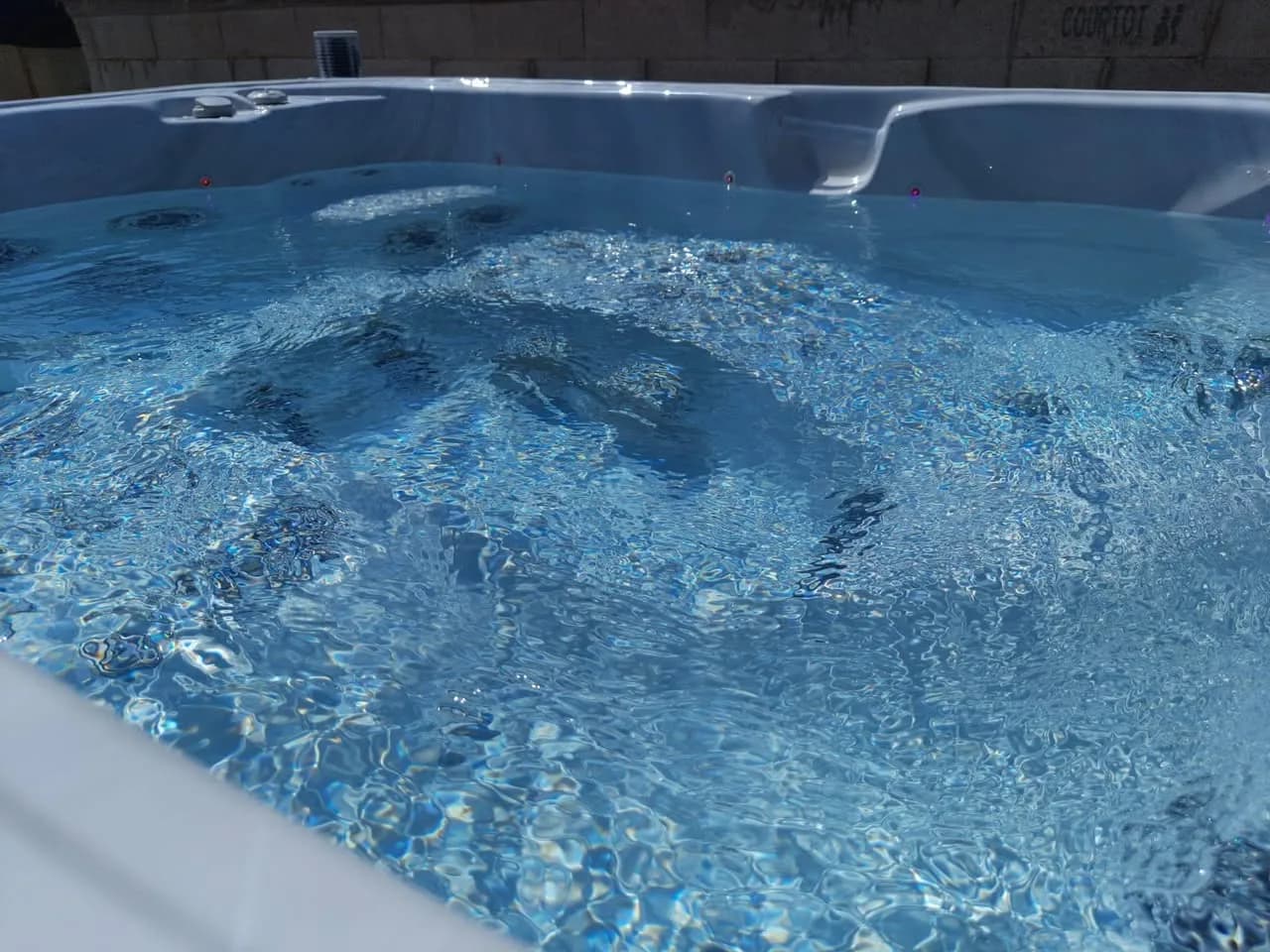 Installation d'un spa Tønsberg Full option à Traubach-le-Bas, autre vue du chantier
