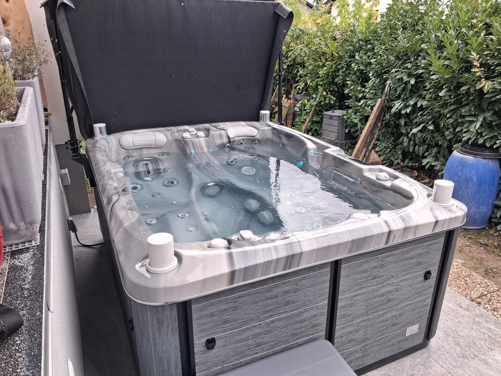 Installation d'un spa Tønsberg Full option à Wittenheim, autre vue du chantier