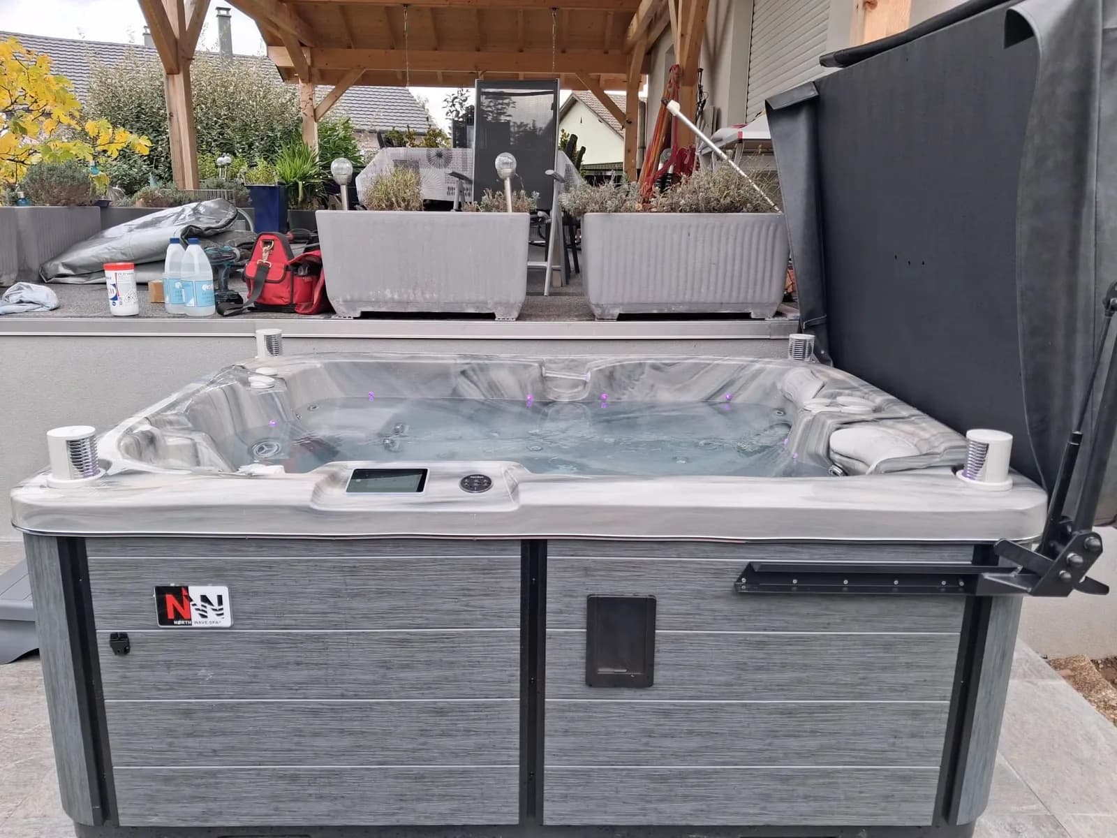 Installation d'un spa Tønsberg Full option à Wittenheim, autre vue du chantier