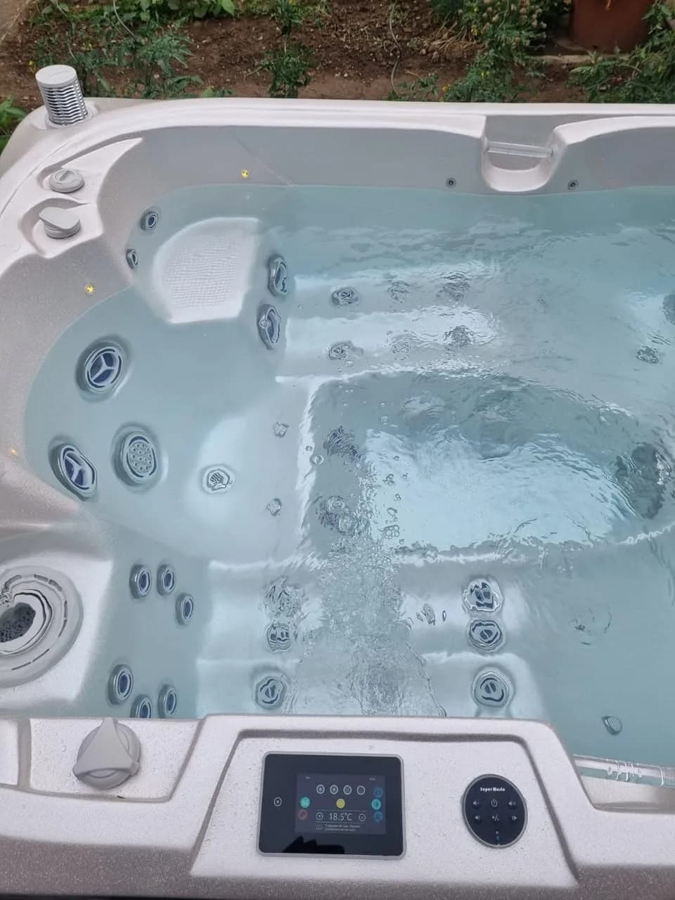 Installation d'un spa Tønsberg à Horbourg-Wihr, autre vue du chantier