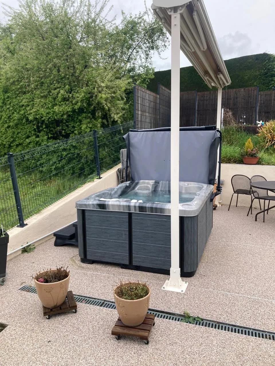 Installation d'un spa Tønsberg à Rillieux-la-Pape, autre vue du chantier