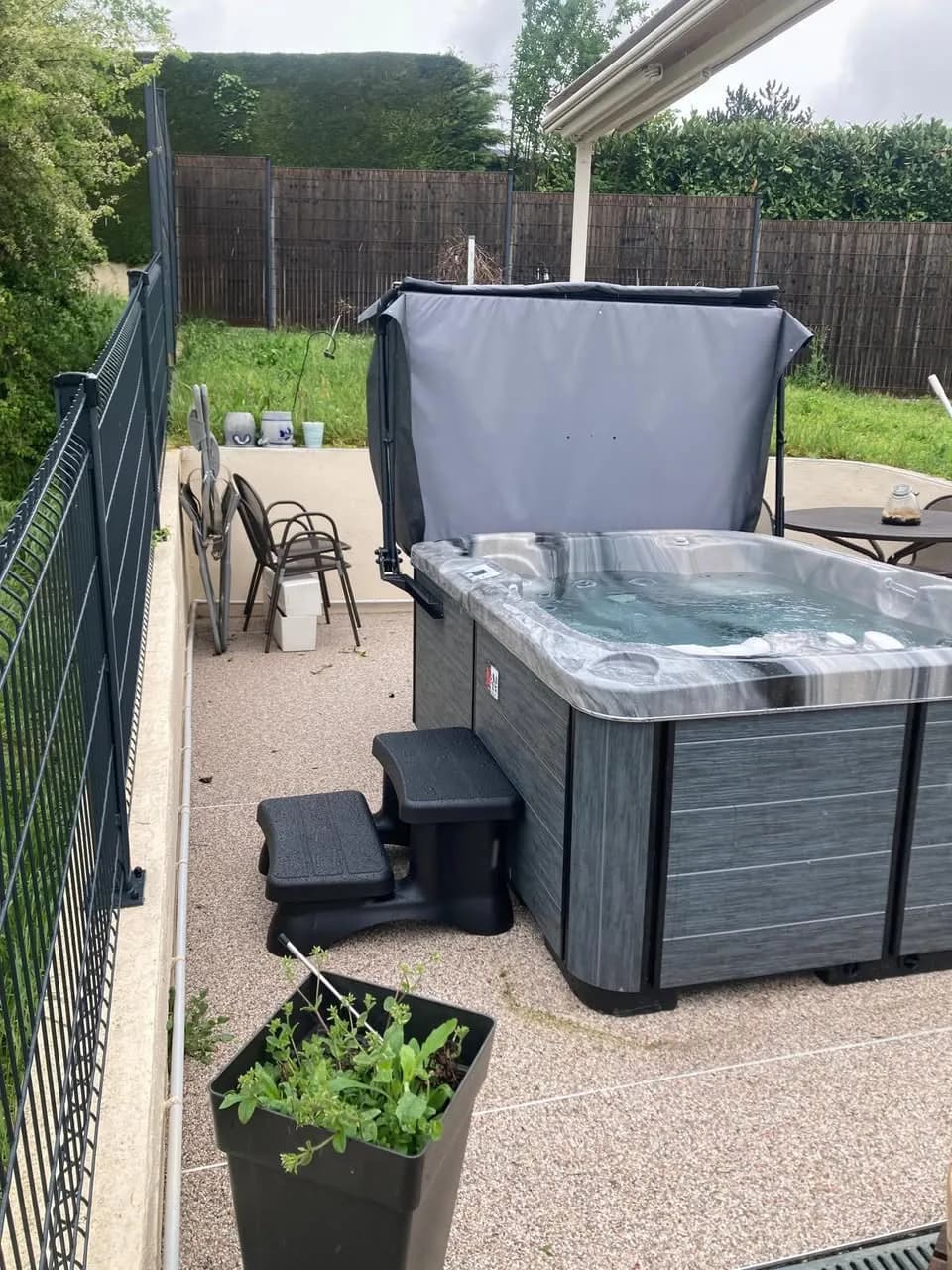 Installation d'un spa Tønsberg à Rillieux-la-Pape, autre vue du chantier
