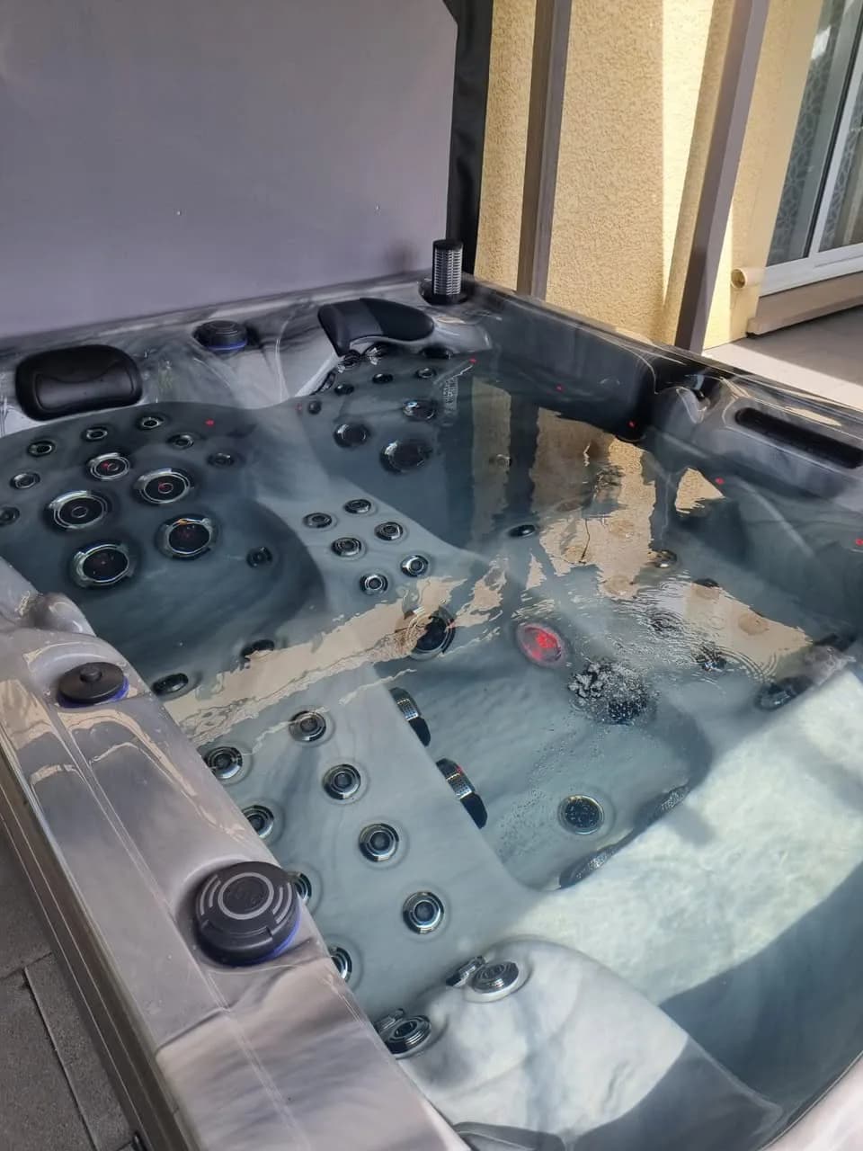 Installation d'un spa Topaz à Briaucourt, autre vue du chantier