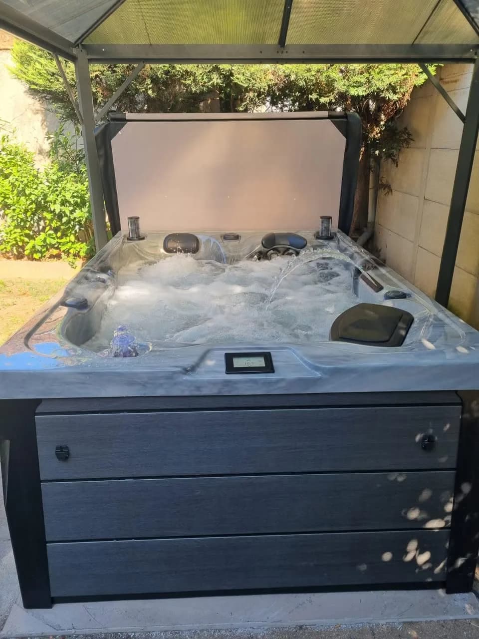 Installation d'un spa Topaz à Cernay, autre vue du chantier