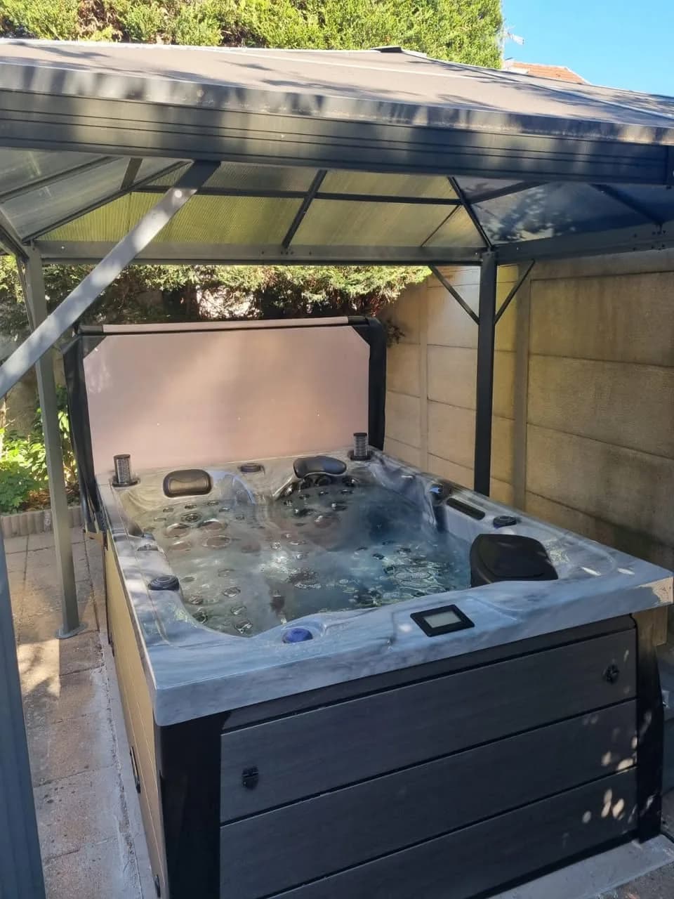 Installation d'un spa Topaz à Cernay, autre vue du chantier