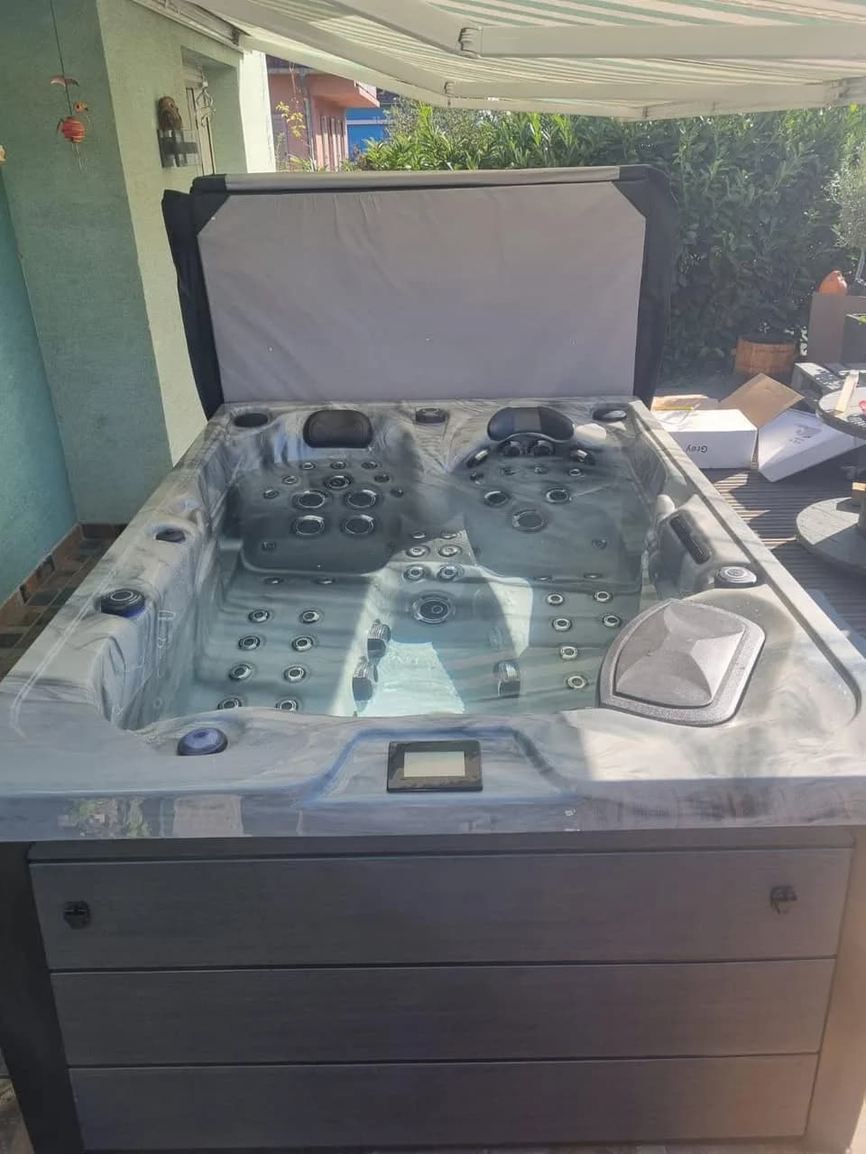 Installation d'un spa Topaz à Colmar, autre vue du chantier