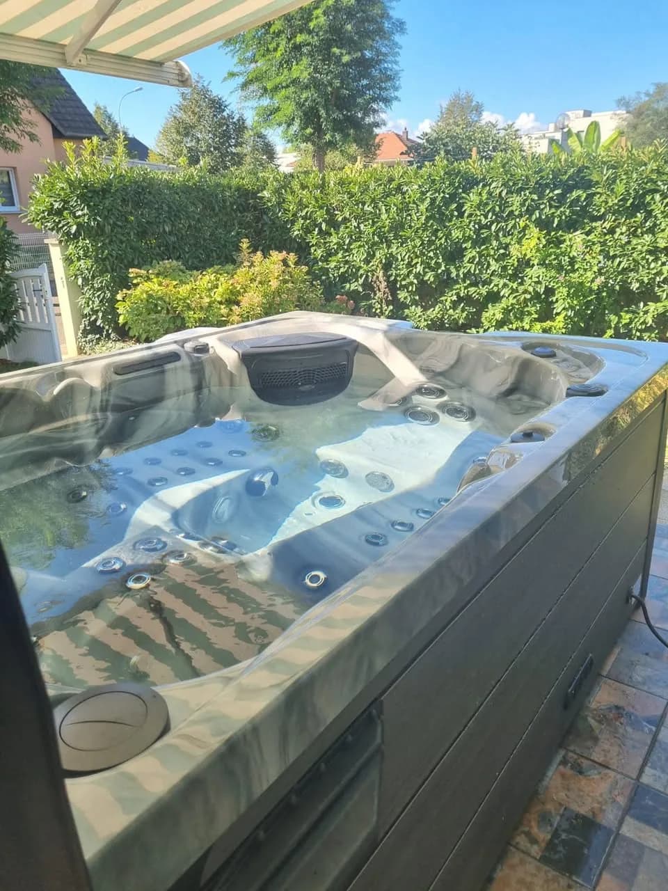 Installation d'un spa Topaz à Colmar, autre vue du chantier