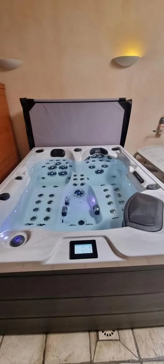 Installation d'un spa Topaz Full option à Kingersheim, autre vue du chantier