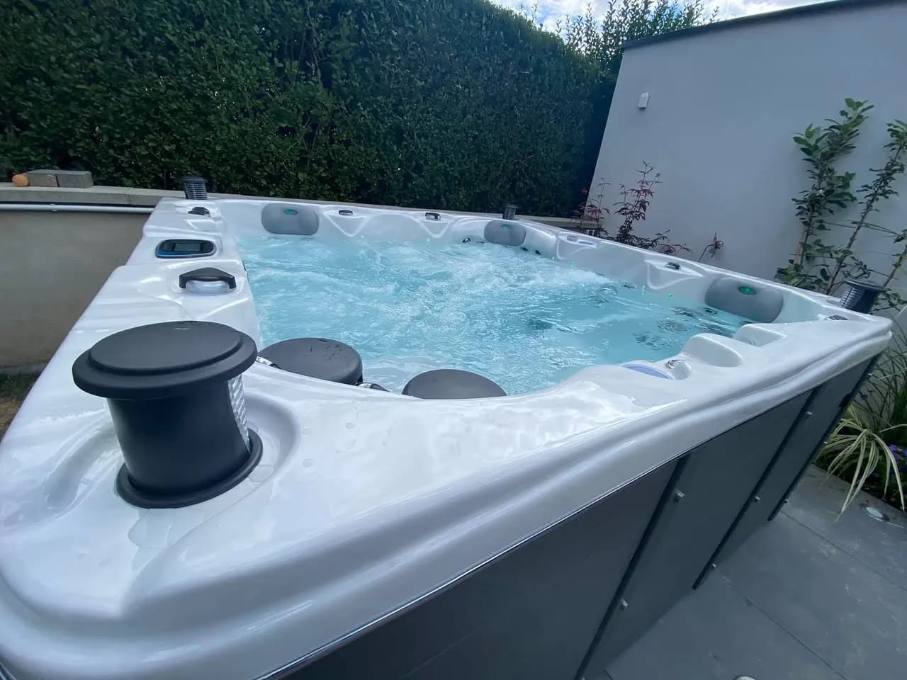 Installation d'un spa Toronto Full option à Griesheim-sur-Souffel, autre vue du chantier
