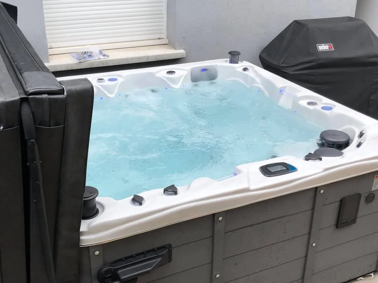 Installation d'un spa Toronto Full option à Hesingue, autre vue du chantier