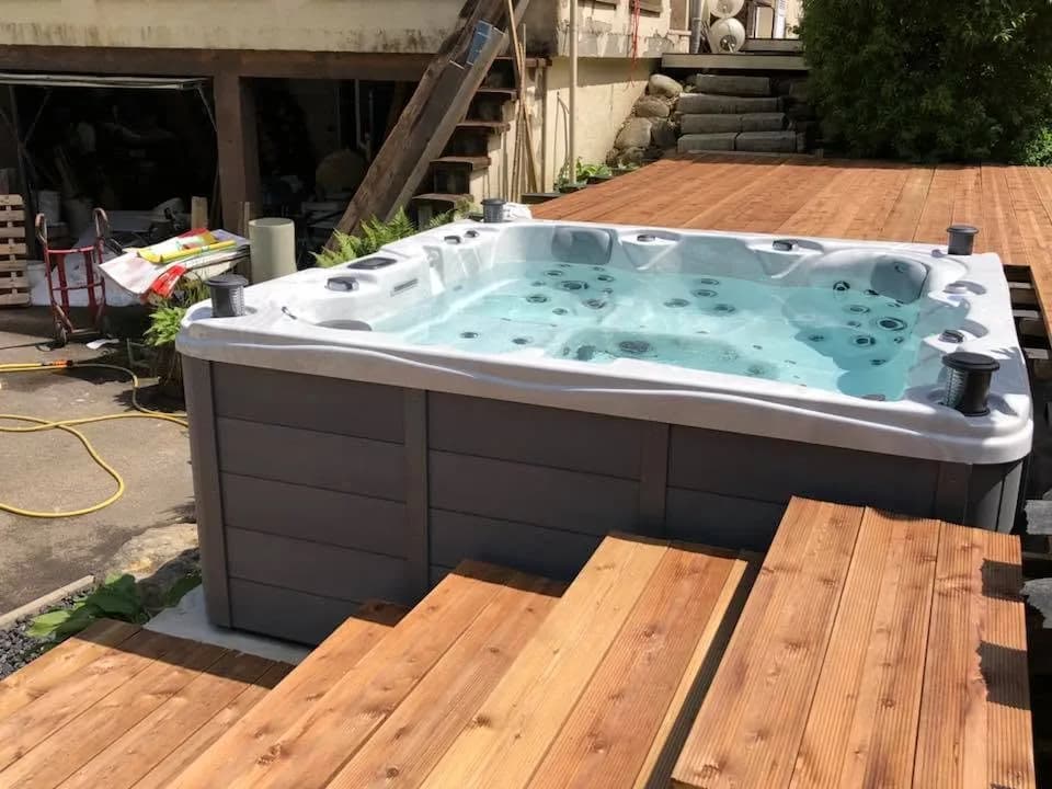 Installation d'un spa Toronto Full option à Moosch, autre vue du chantier