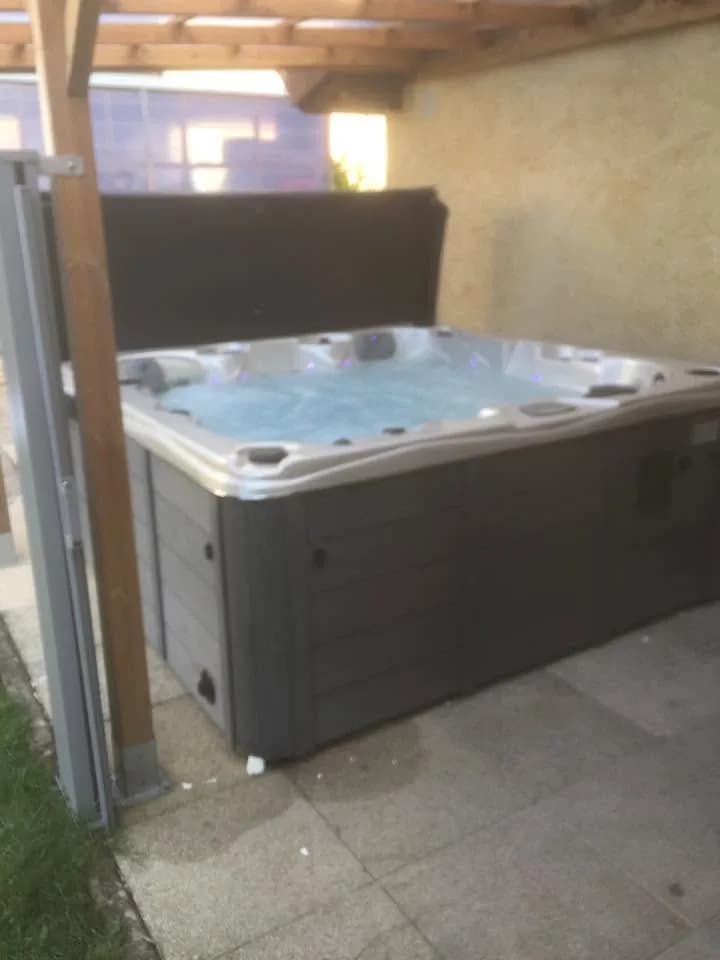 Installation d'un spa Toronto Full option à Oltingue, autre vue du chantier