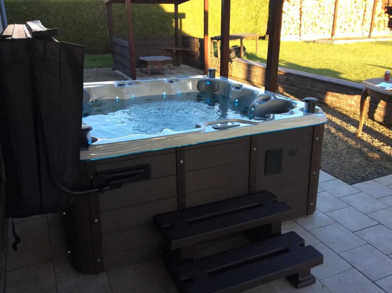 Installation d'un spa Toronto Full option à Tournai, autre vue du chantier
