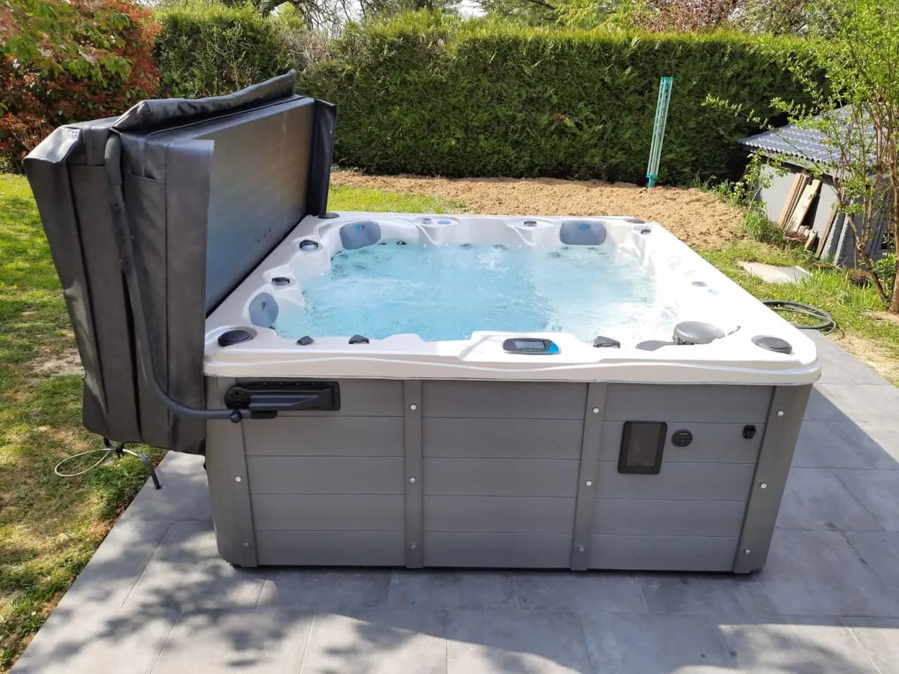 Installation d'un spa Toronto Full option à Walheim, autre vue du chantier