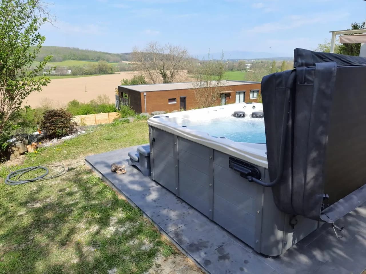 Installation d'un spa Toronto Full option à Walheim, autre vue du chantier