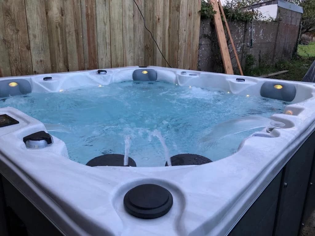 Installation d'un spa Toronto à Guérande, autre vue du chantier