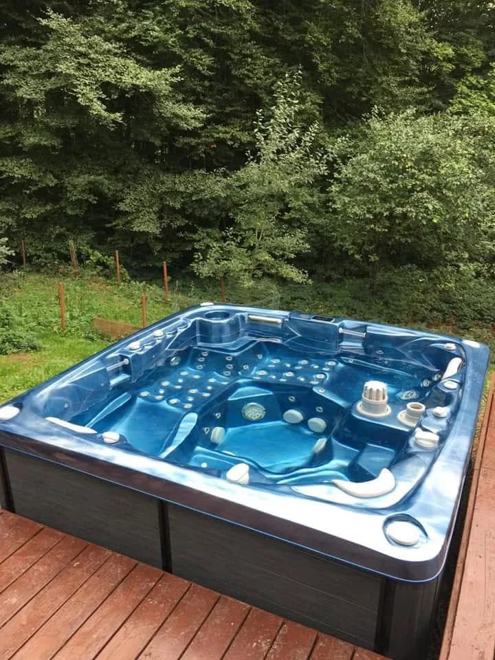 Installation d'un spa Tørrvika à Arbusigny, autre vue du chantier