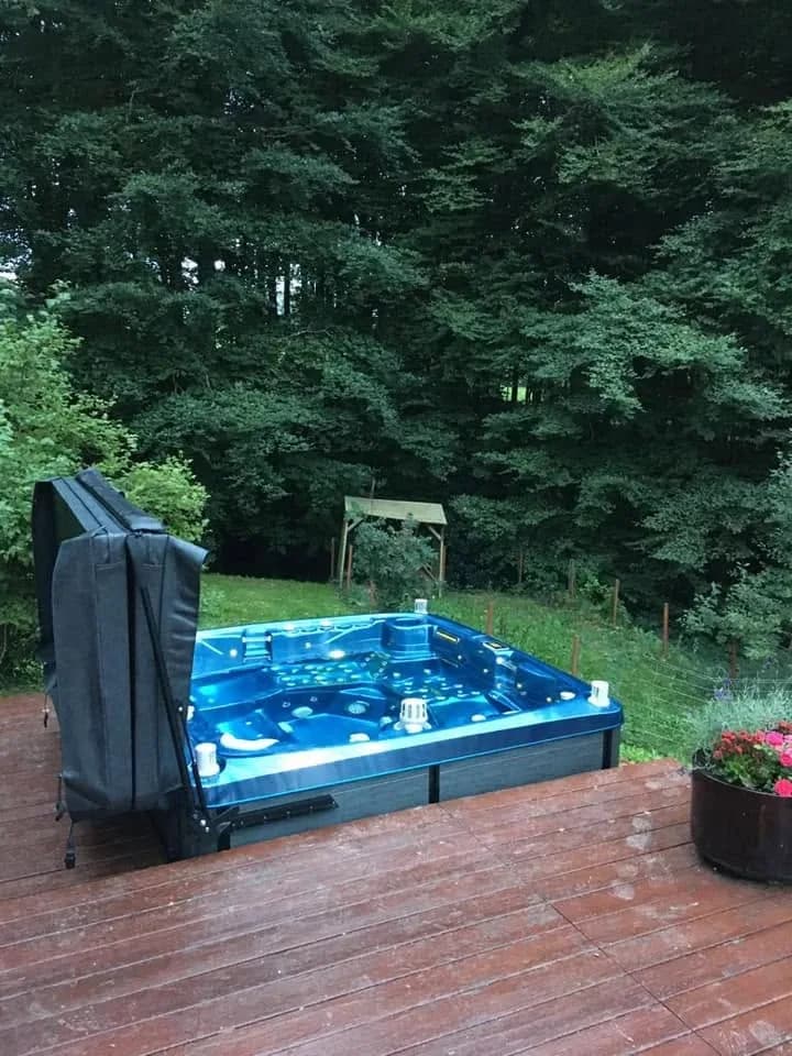 Installation d'un spa Tørrvika à Arbusigny, autre vue du chantier