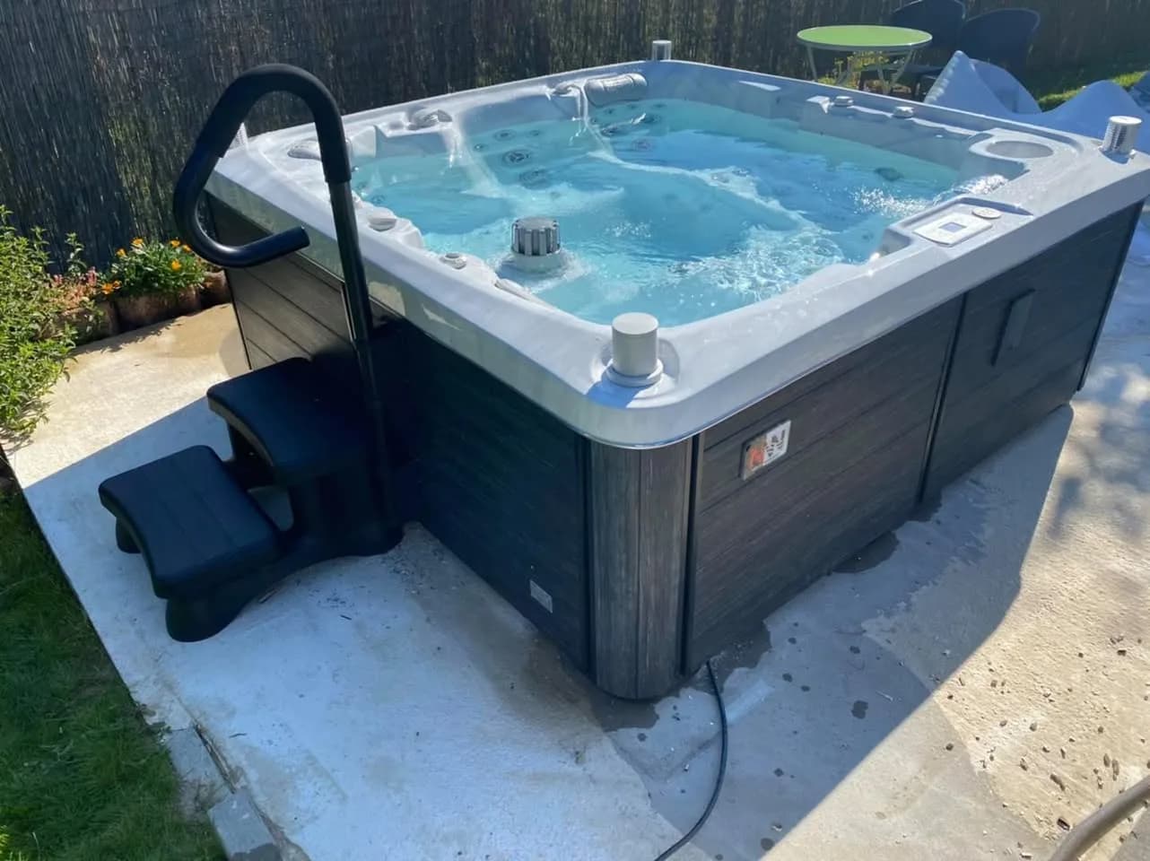Installation d'un spa Tørrvika Full option à Kingersheim, autre vue du chantier