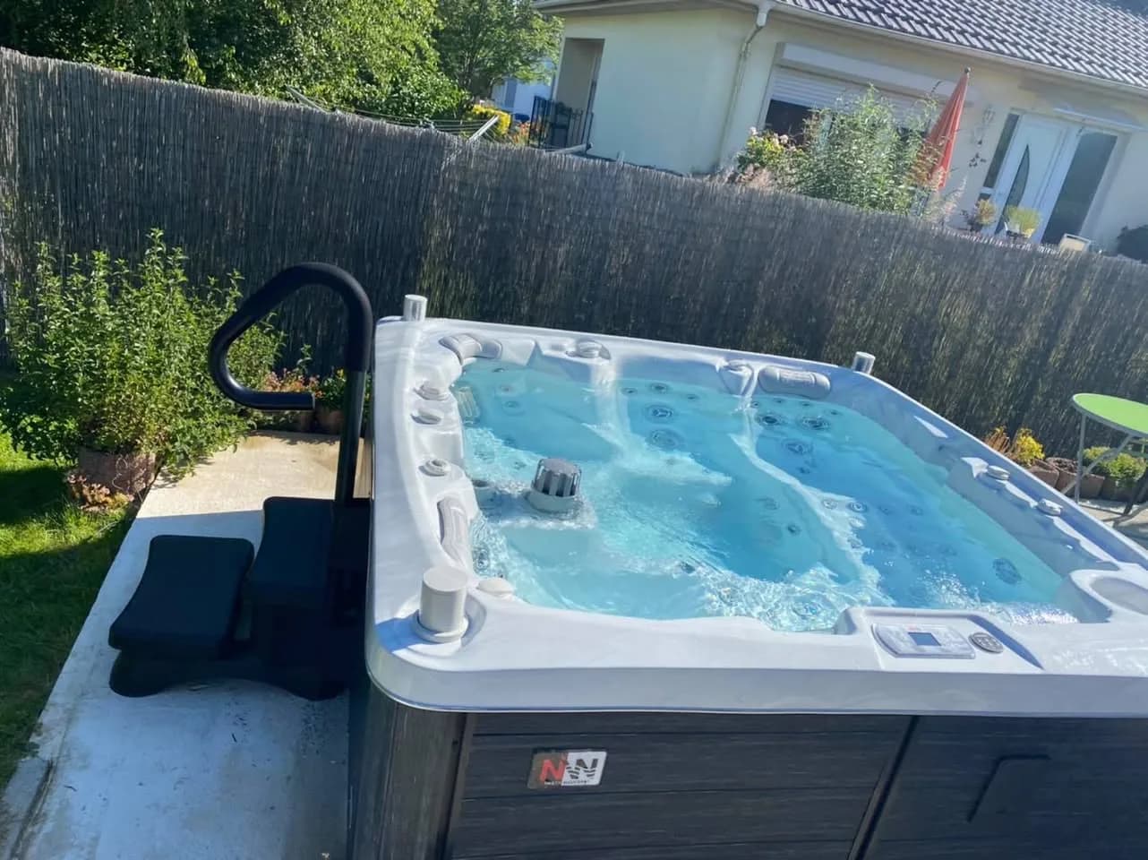 Installation d'un spa Tørrvika Full option à Kingersheim, autre vue du chantier