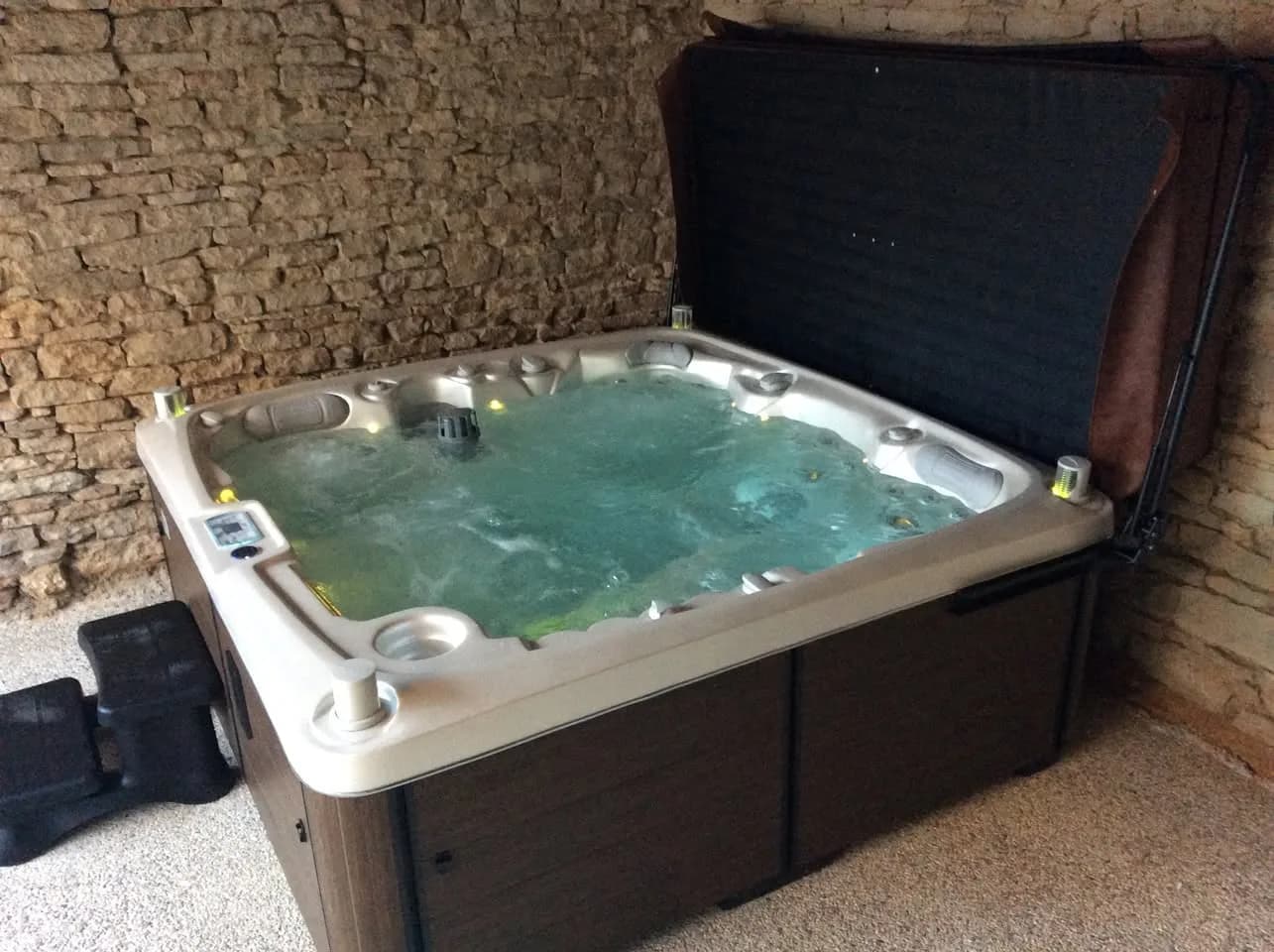 Installation d'un spa Tørrvika Full option, autre vue du chantier