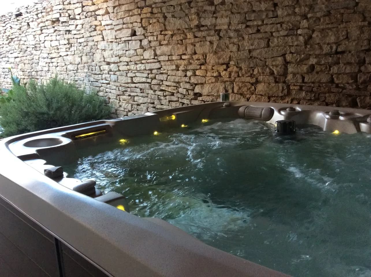 Installation d'un spa Tørrvika Full option, autre vue du chantier