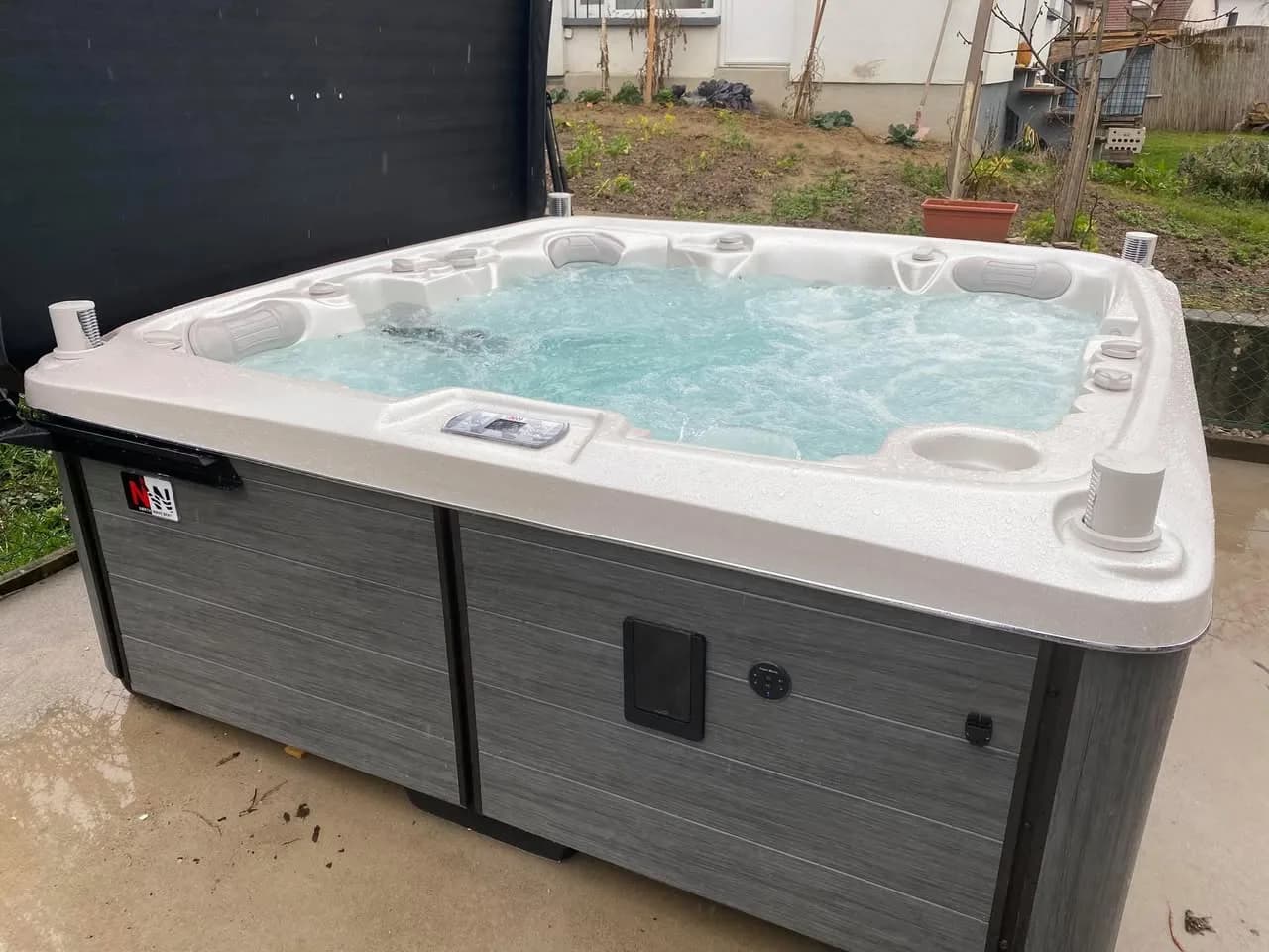 Installation d'un spa Tørrvika, autre vue du chantier