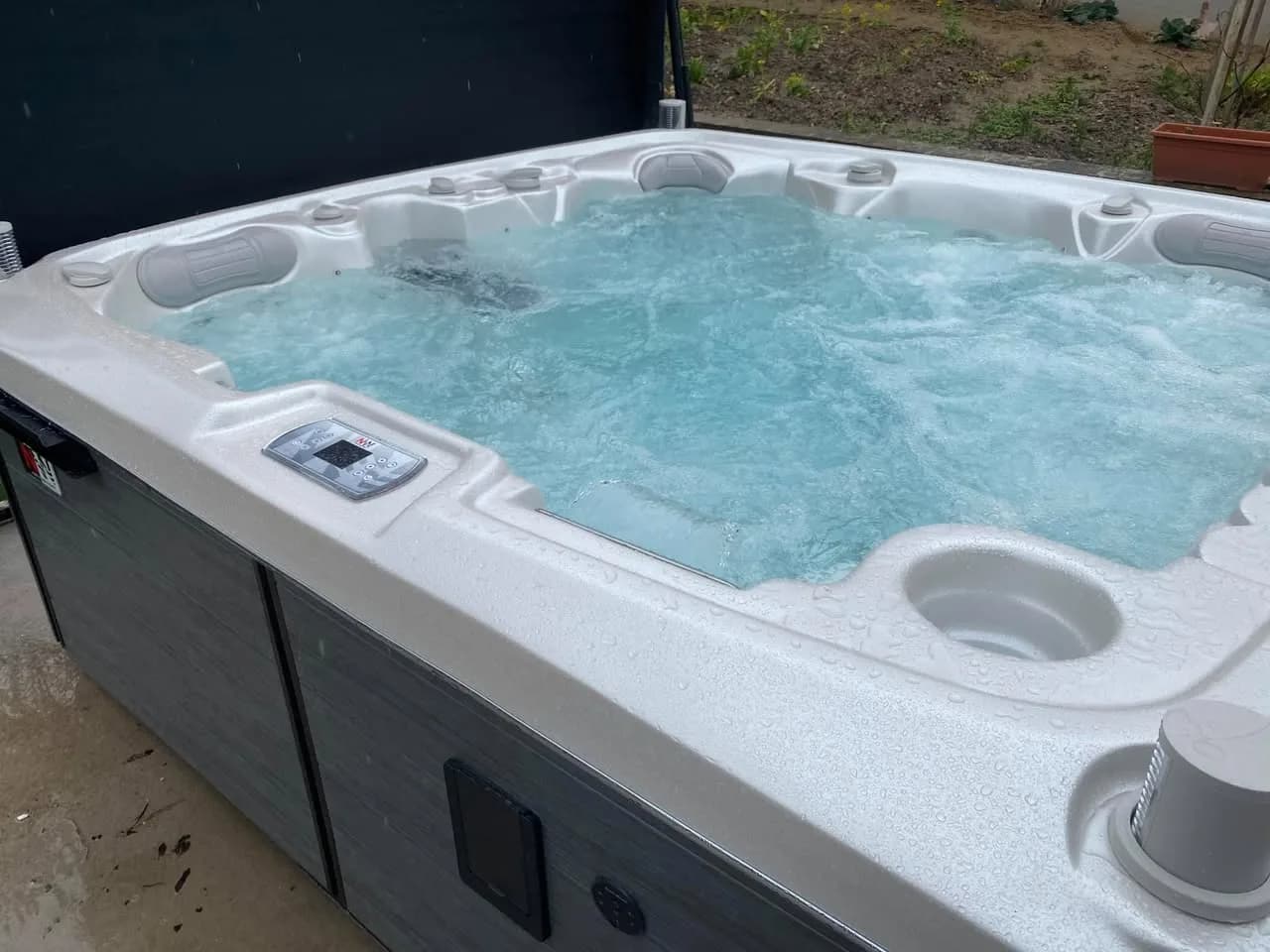 Installation d'un spa Tørrvika, autre vue du chantier