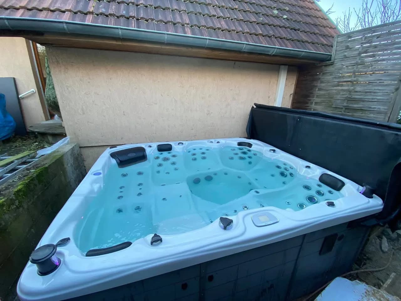 Installation d'un spa Trevi à Aspach-le-Haut, autre vue du chantier