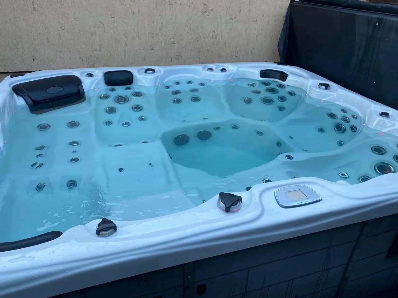 Installation d'un spa Trevi à Aspach-le-Haut, autre vue du chantier
