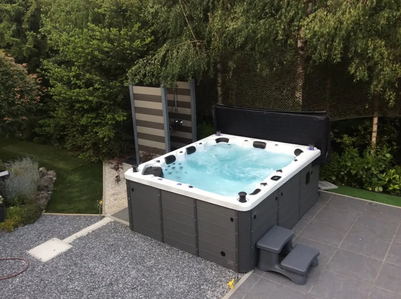 Installation d'un spa Trevi Full option à Montignies-le-Tilleul, autre vue du chantier