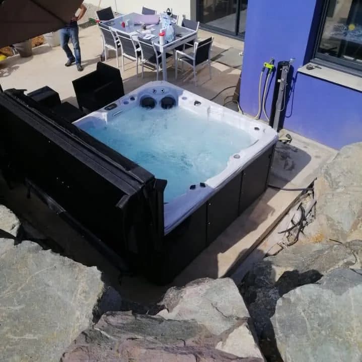 Installation d'un spa Vancouver à Andelnans, autre vue du chantier