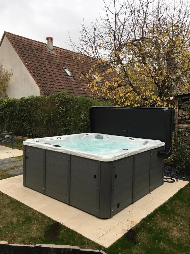 Installation d'un spa Vancouver à Bourges, autre vue du chantier